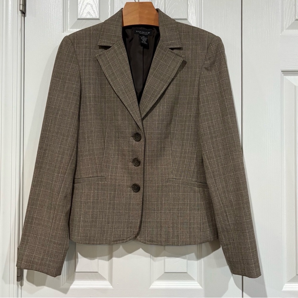 Rafaella 12 Petite Brown Plaid 2 Piece Blazer & Pant Suit - Picture 2 of 13